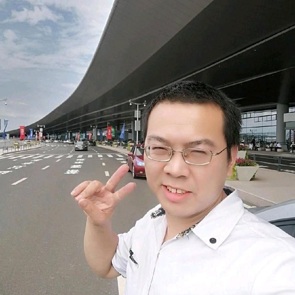 青岛机场李志虎