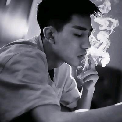 👿半痴半傻半疯颠