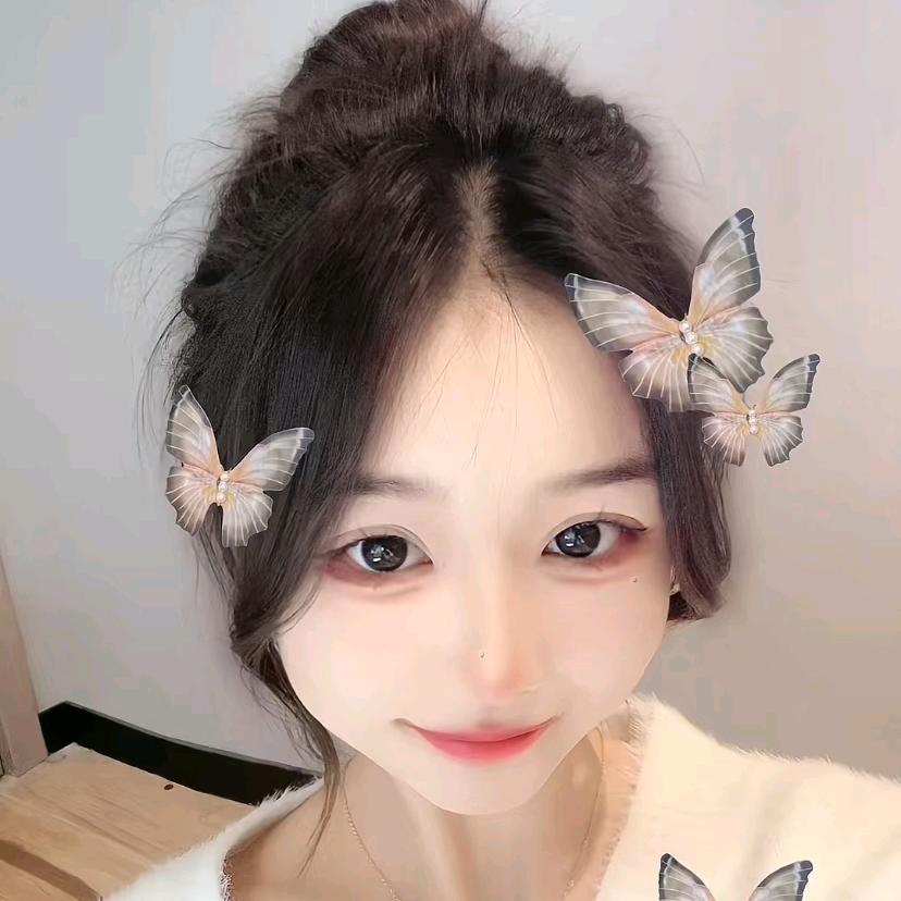 悦耳变装璐璐