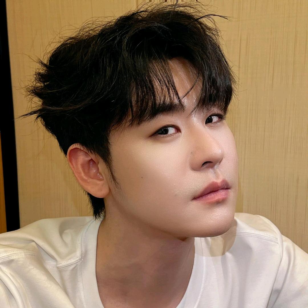 比丰田还霸道的女人。（勿连赞连赞拉黑）