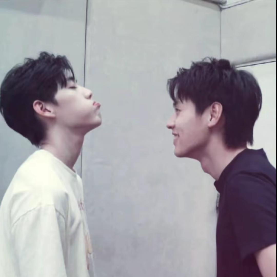 ᥫᩣ吃饱睡不饱>_<