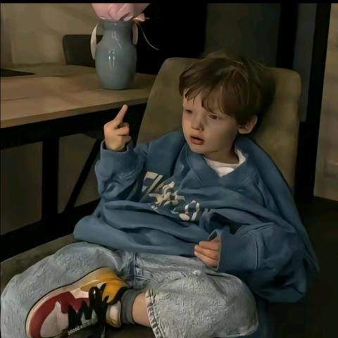 这个男人的名字叫小帅