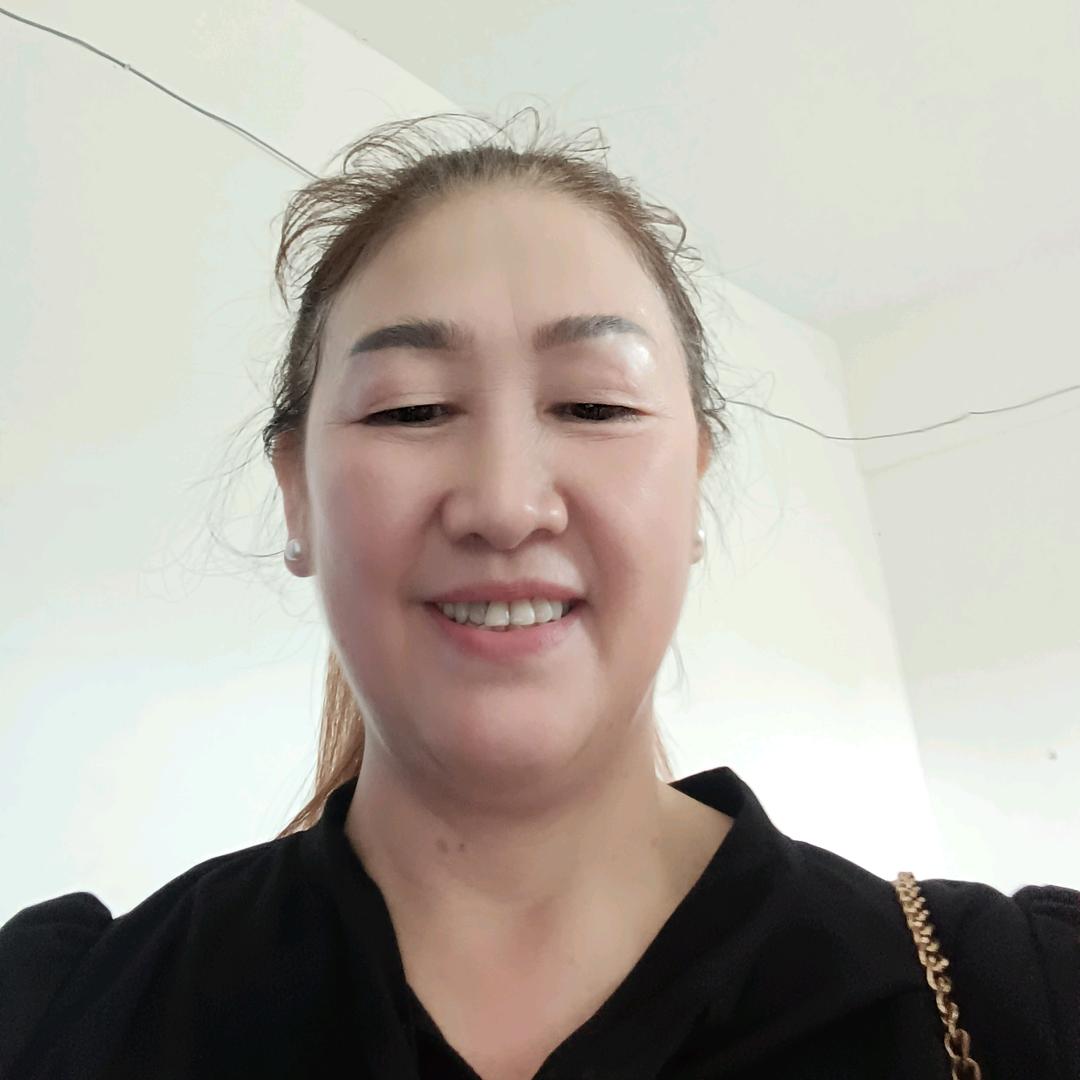 文菊姐，晚上，九点10分开播，聊天主播，