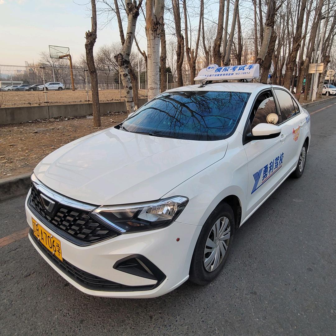 梁教练—勇利驾校