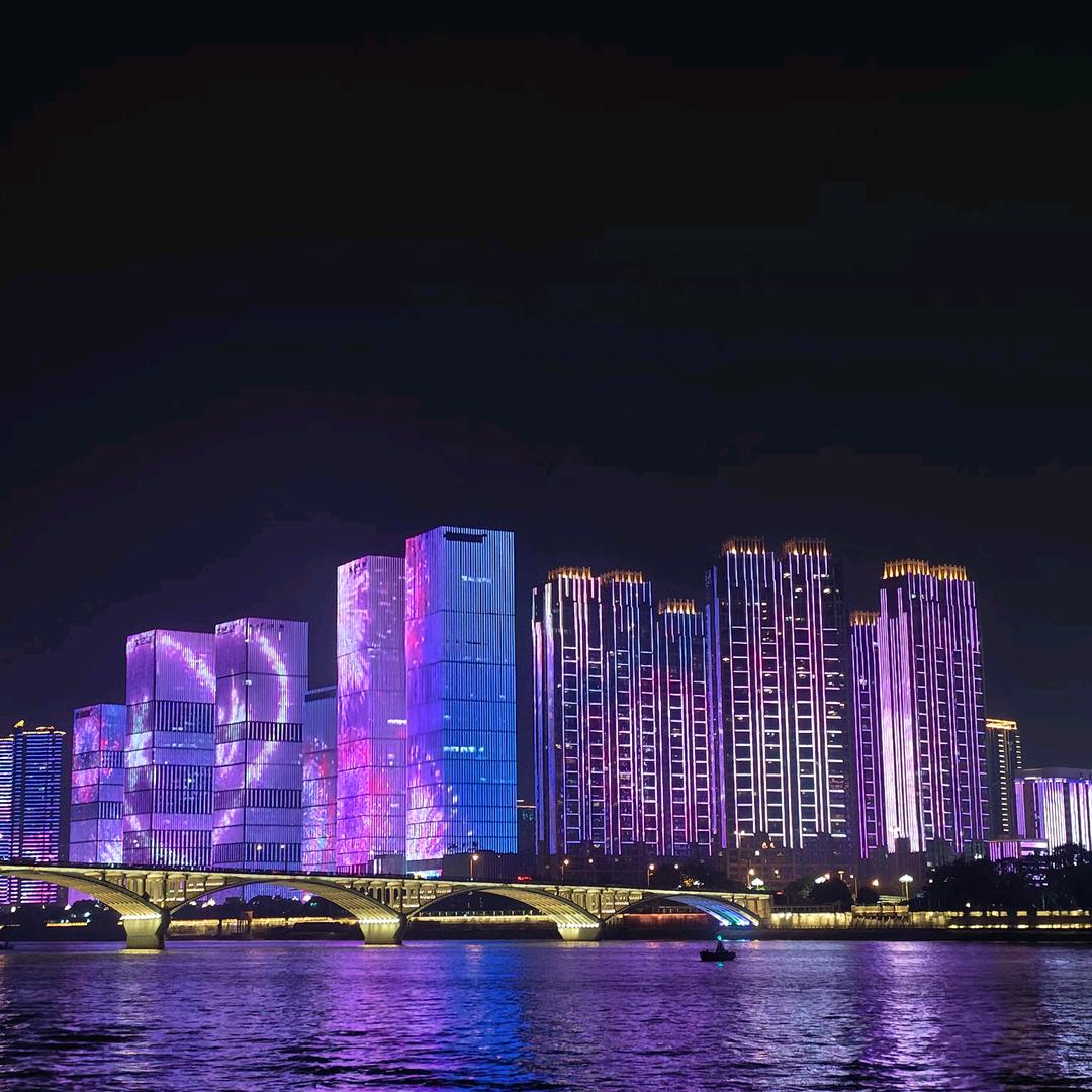 ᅟᅟᅟᅟ: ￴ ￴ ￴ ￴ ￴￴