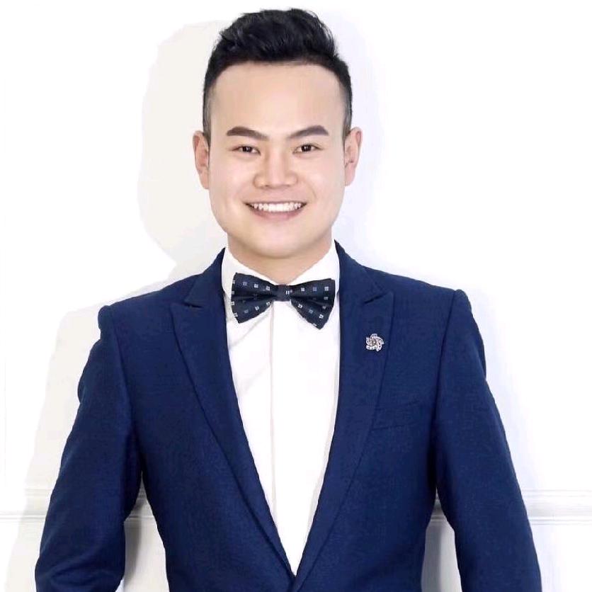 保利龙城璞悦卫振宙