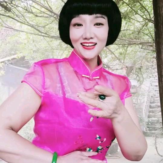 爱唱歌的王大姐