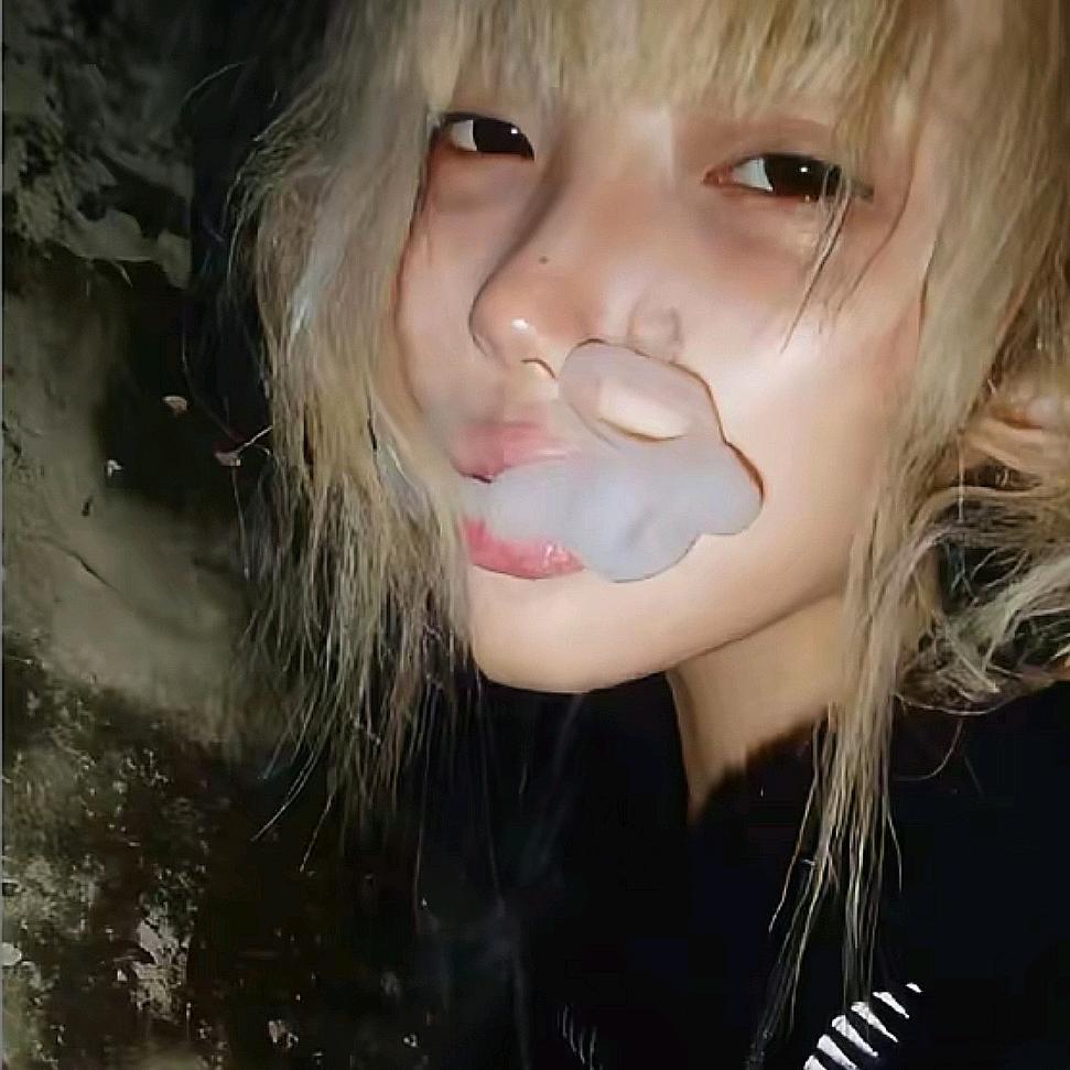 半夜三点起床发呆.👾