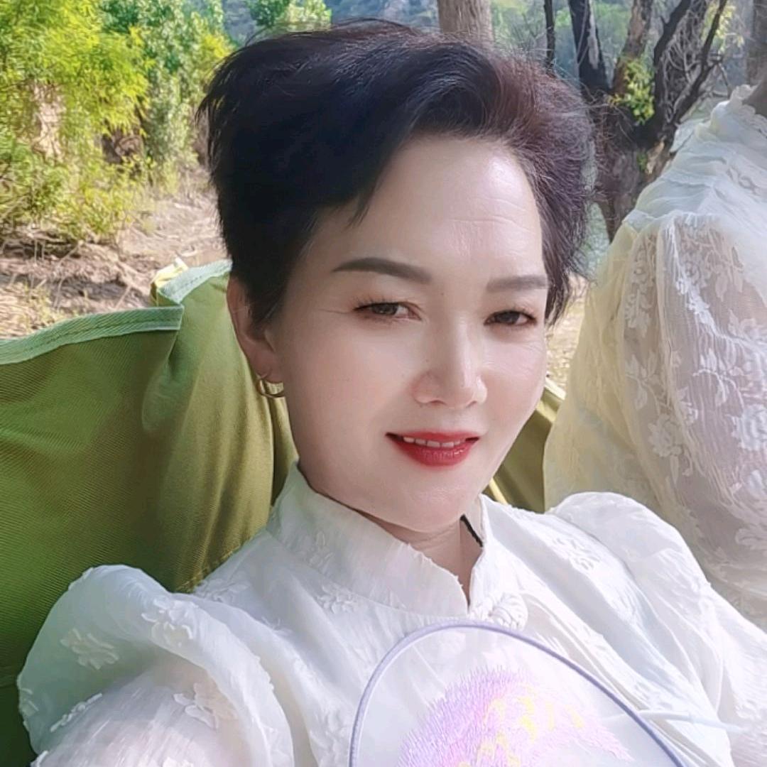 花轿鼓舞团团员🌸花姐（优选好物在橱窗）