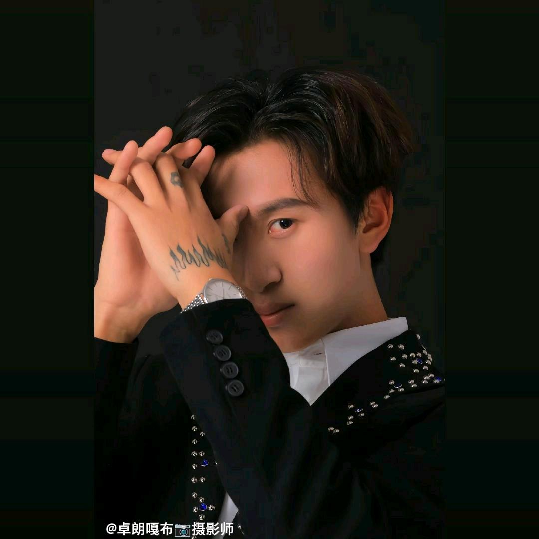 德格四郎