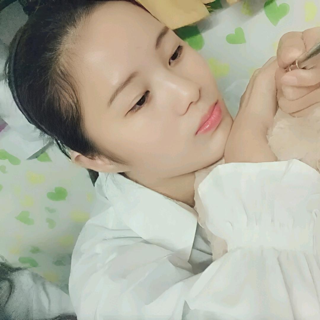 窃窃私语