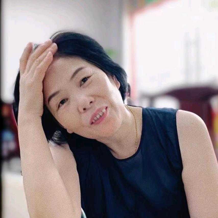 迈加果果奶奶