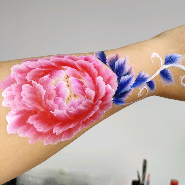 爱画彩绘的渣渣