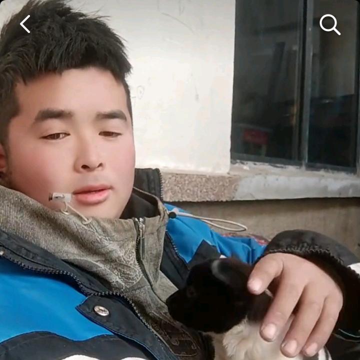 大帅哥。