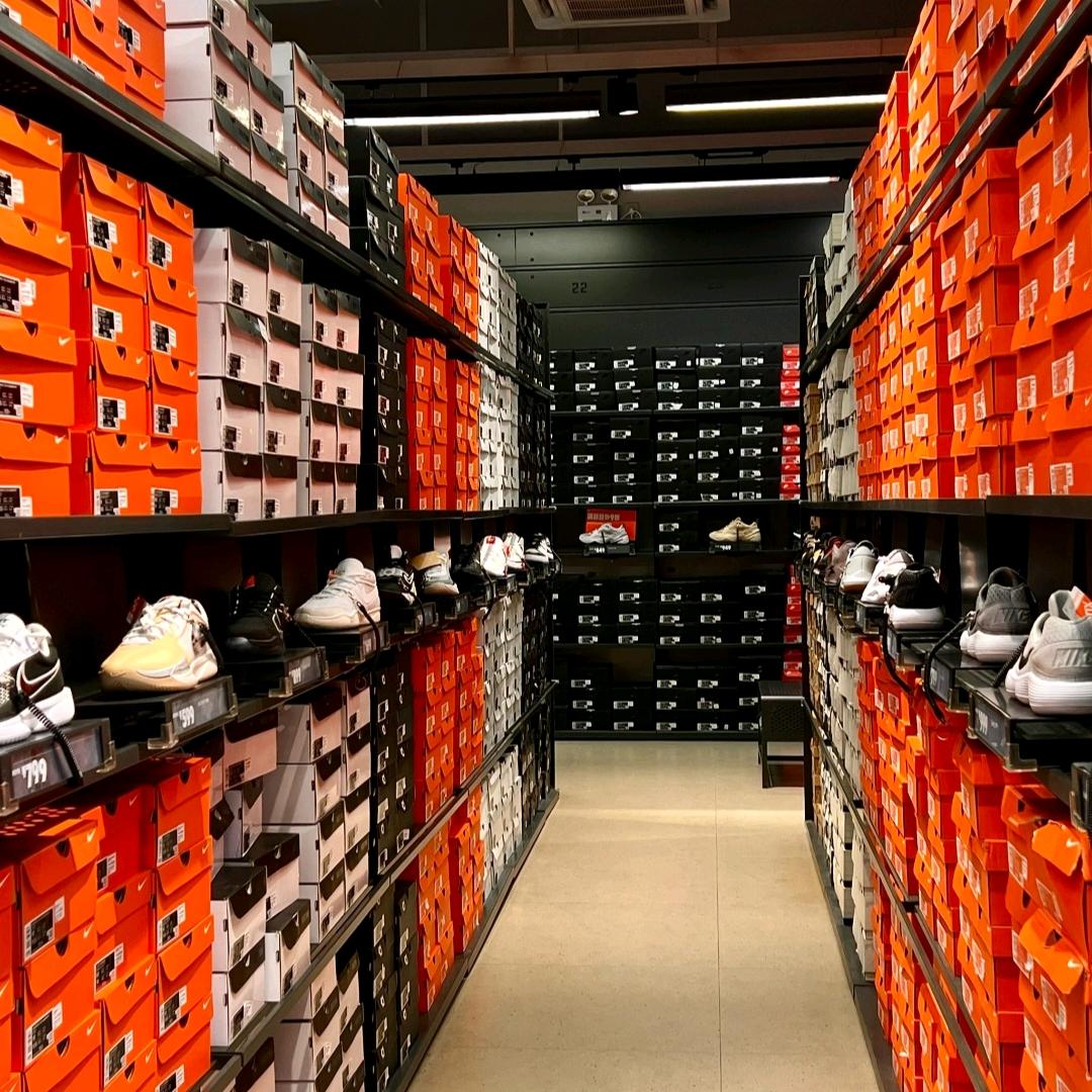 STONE ISLAND银座概念店
