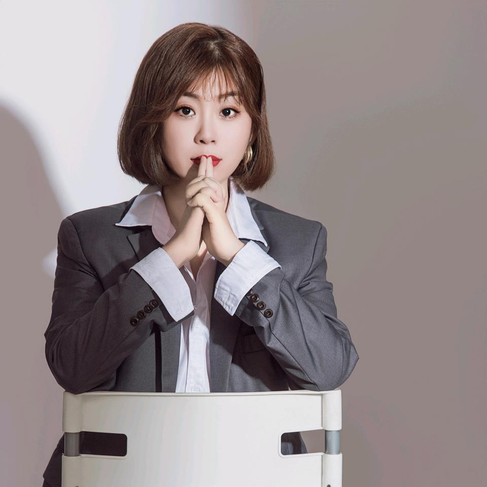 婕于于