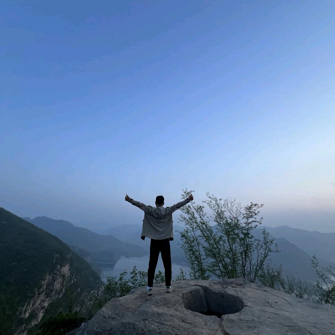 🍂航👈（兄弟黑鸭热卤）