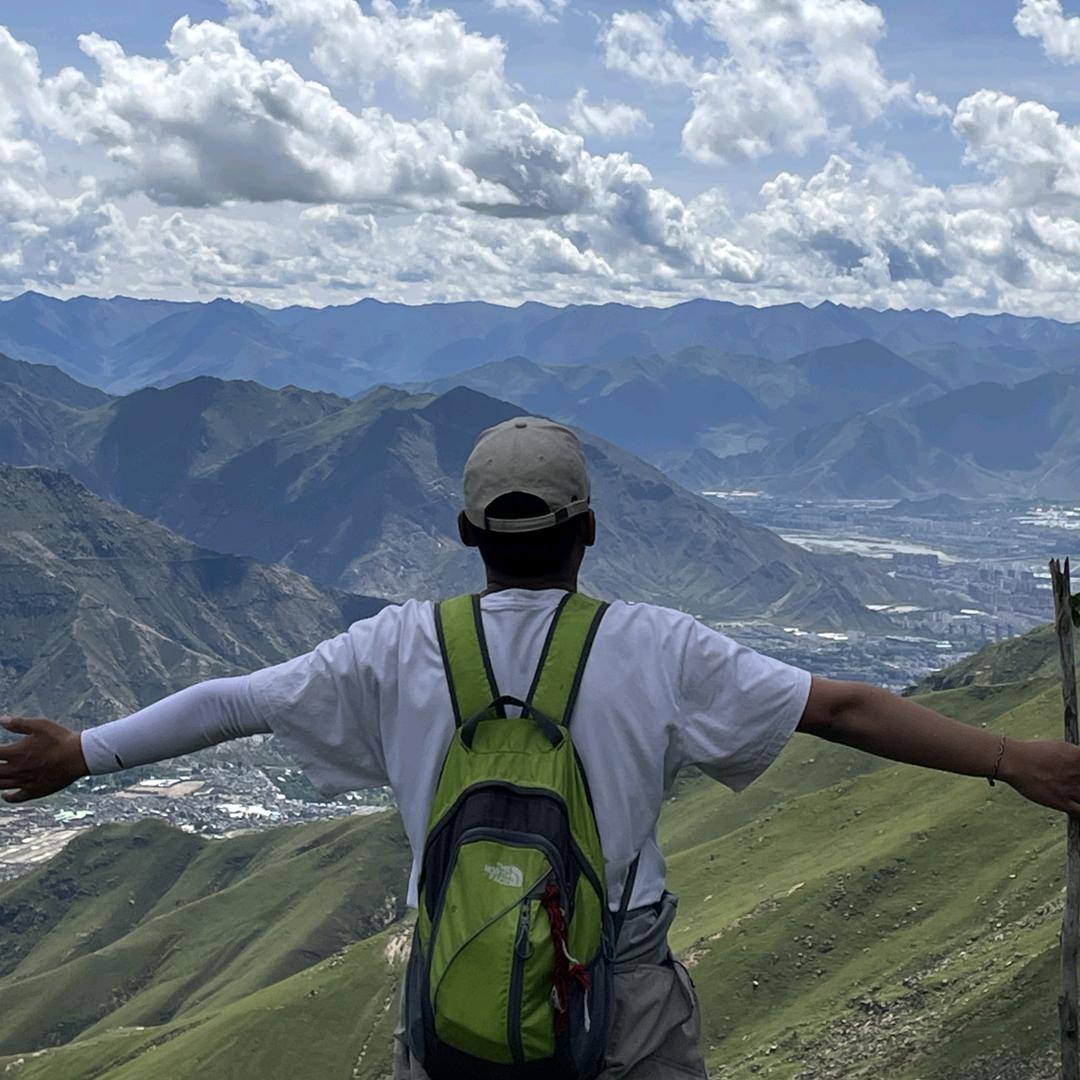 小胖又去拍照了📸