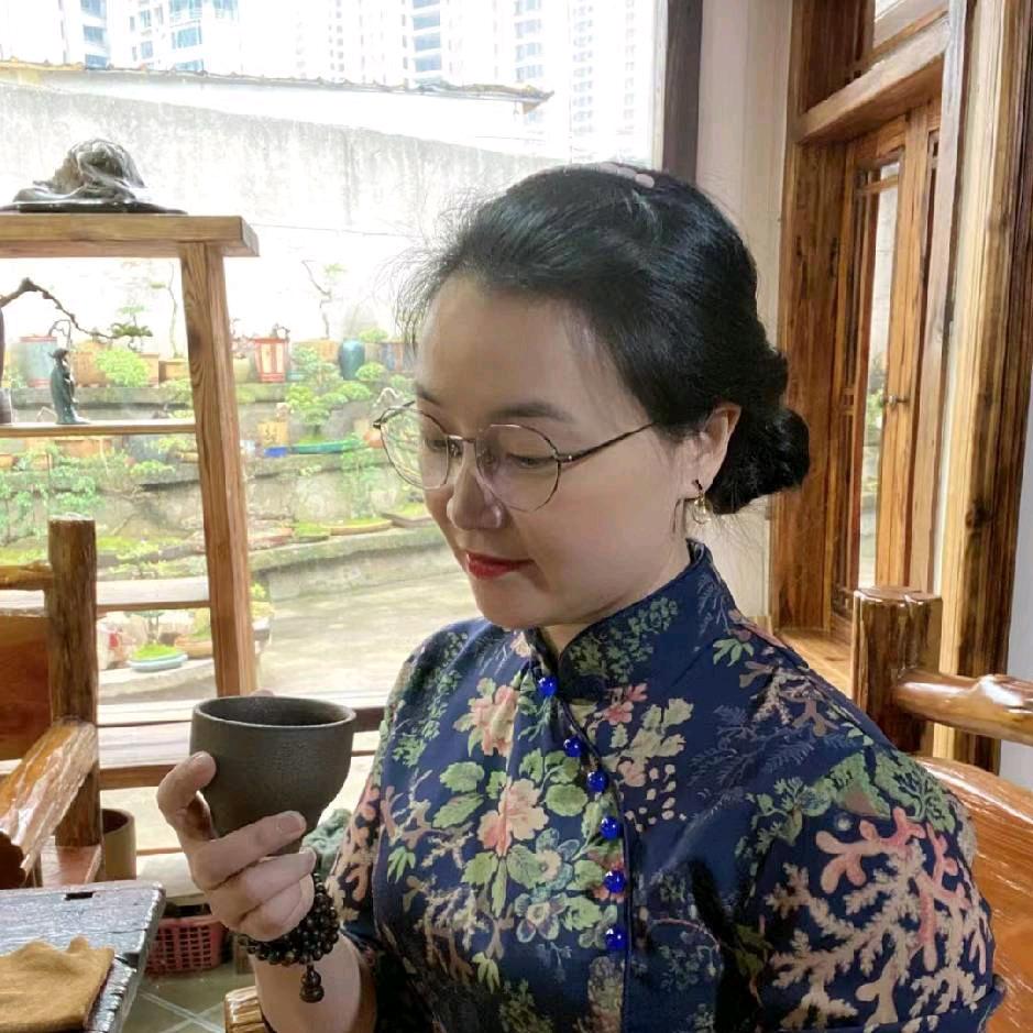 凤飞飞（龙岩）