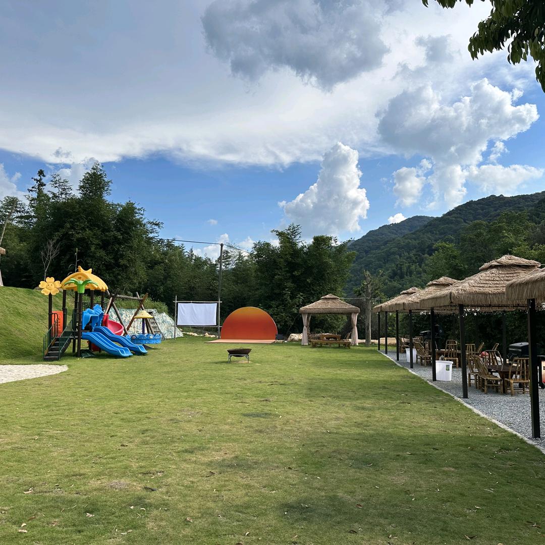 悠然山庄，露营烧烤，民宿，农家菜。