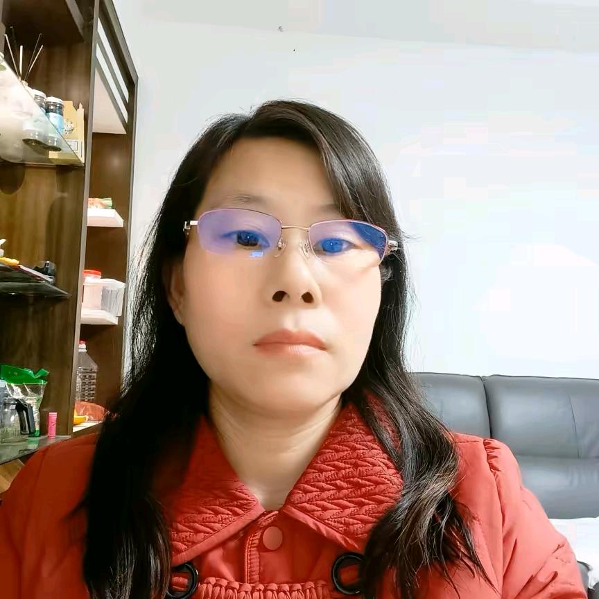 摆摊卖章鱼小丸子的芳姐