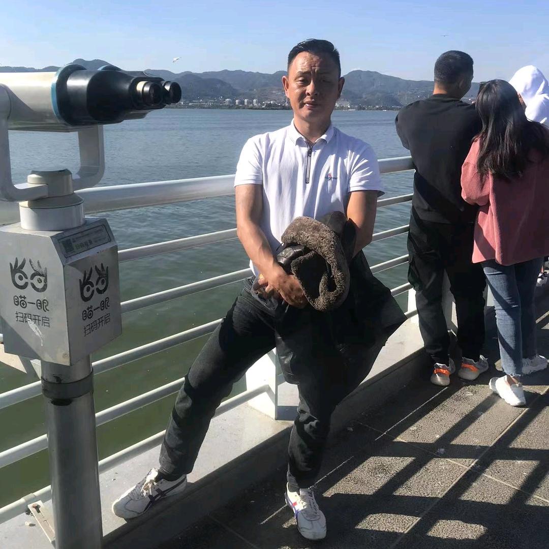 龙陵显业汽车洗护美业中心