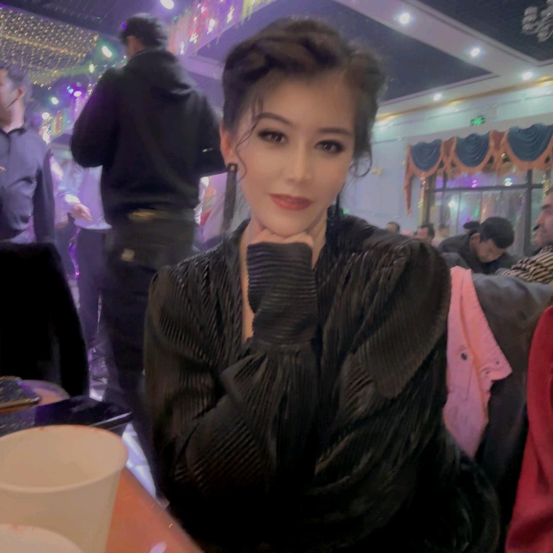 娜扎探店