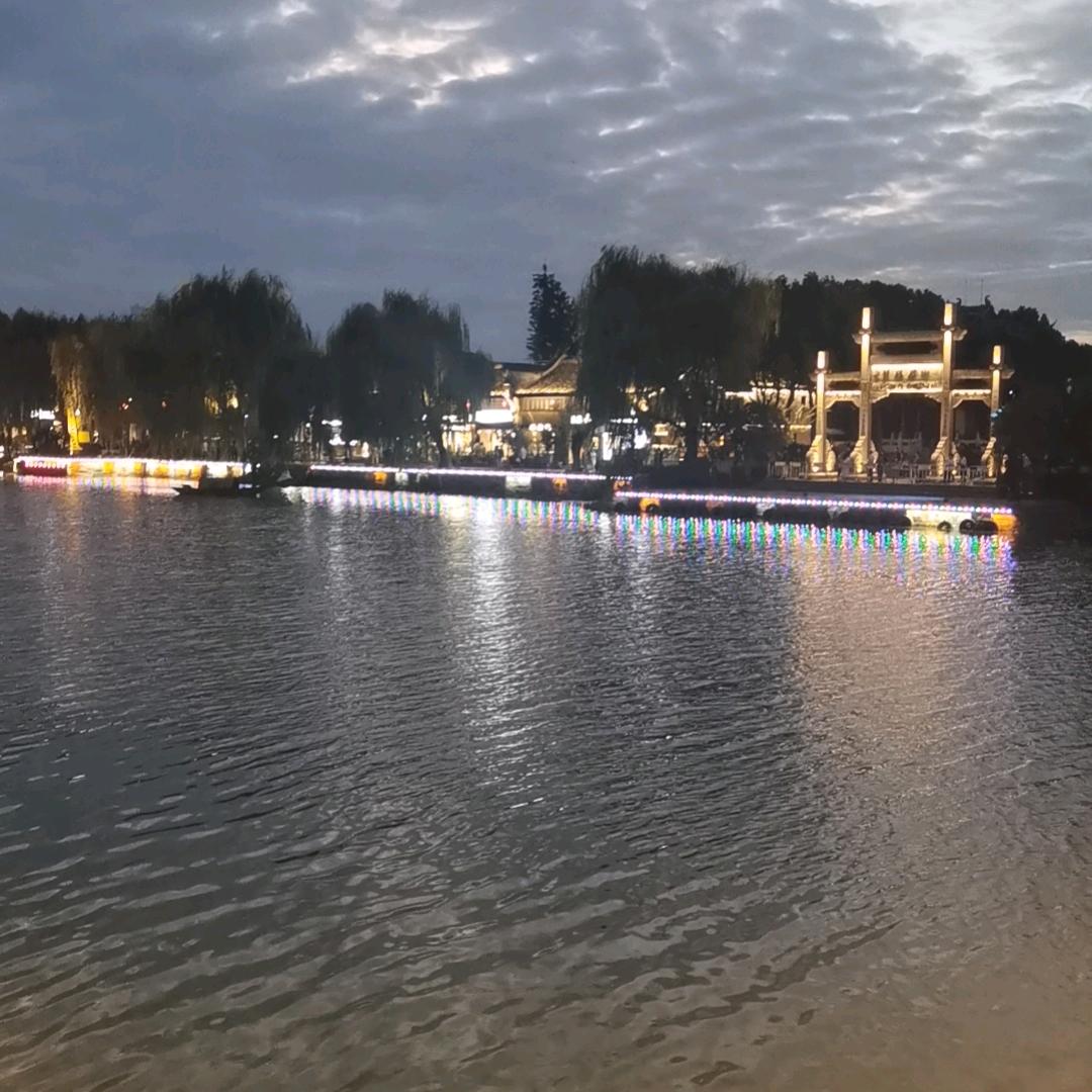 阿啦啦啦