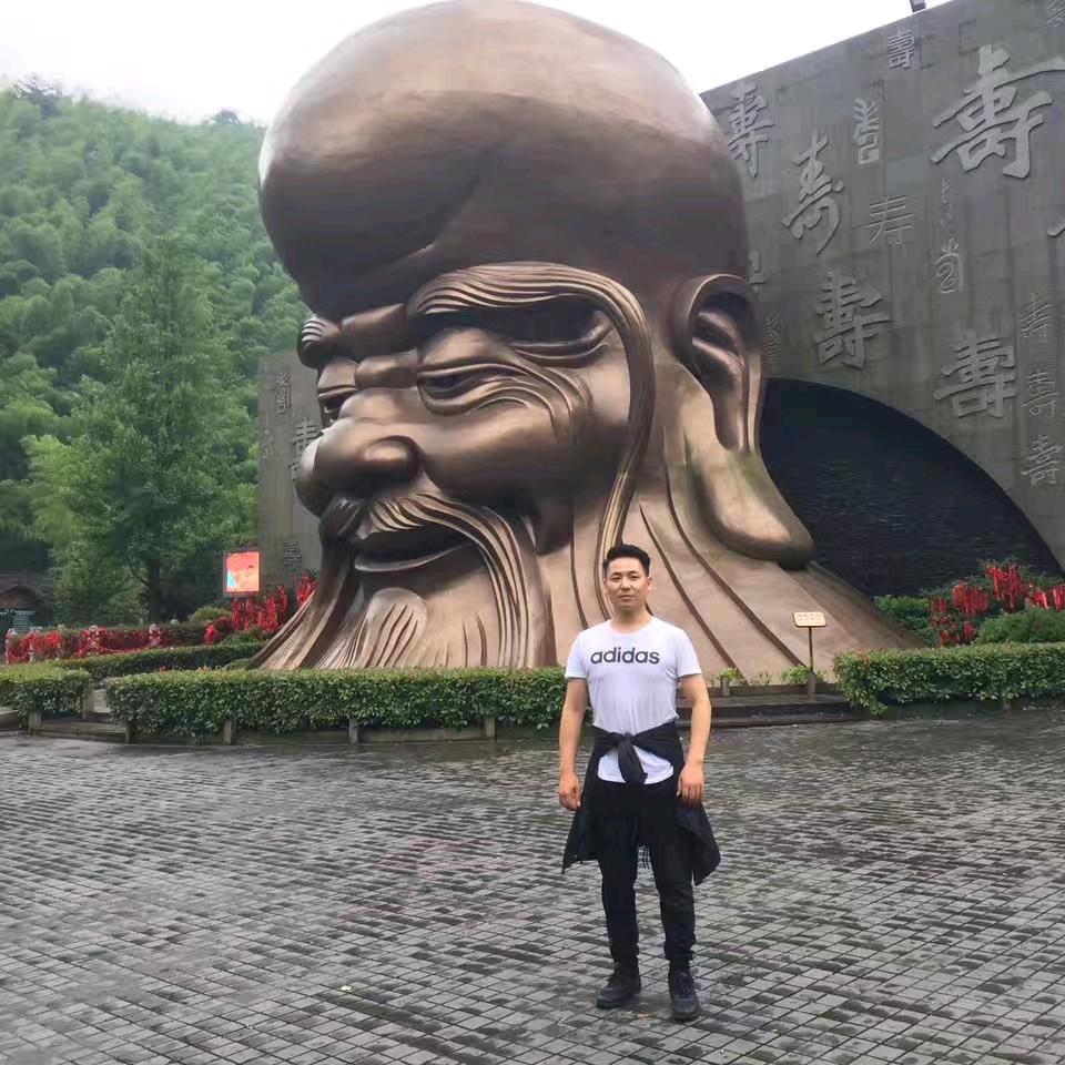 穆白