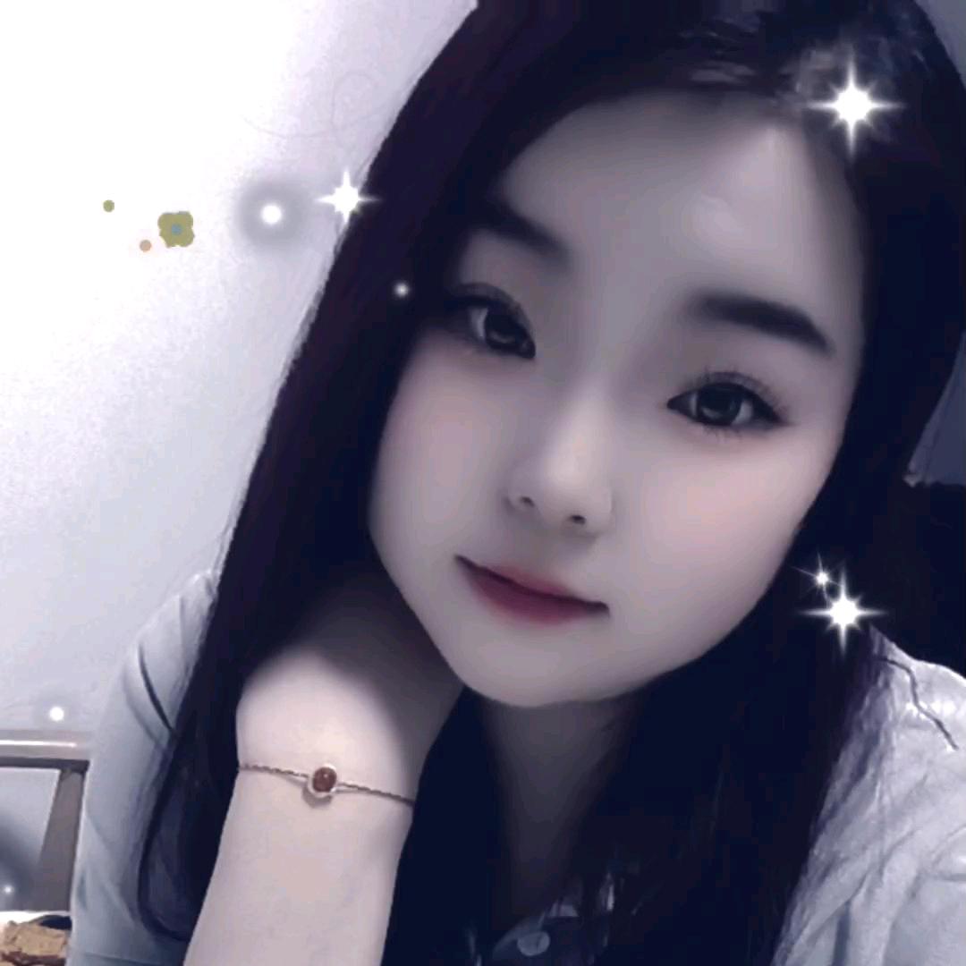 、꧁༺小🌾芳༻꧂