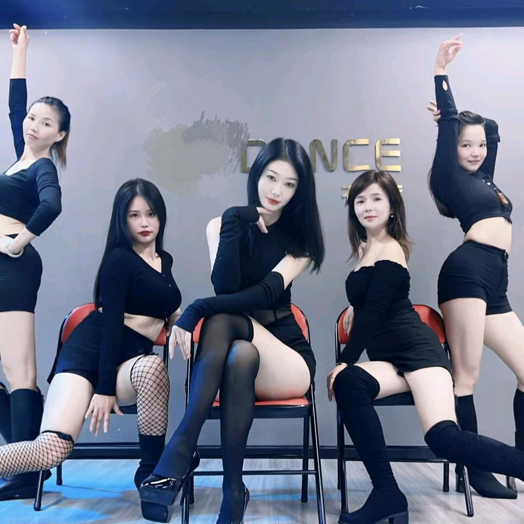 千@千（学跳舞找我）