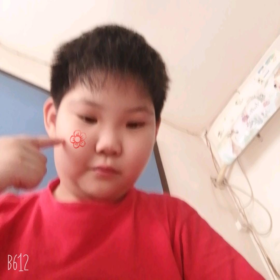 小恩恩头像