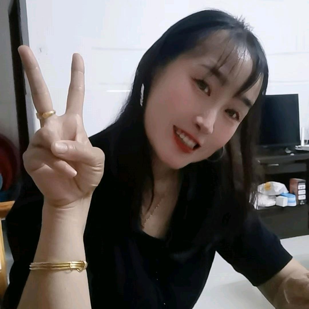 黄容☀️75🐇🐇🐇