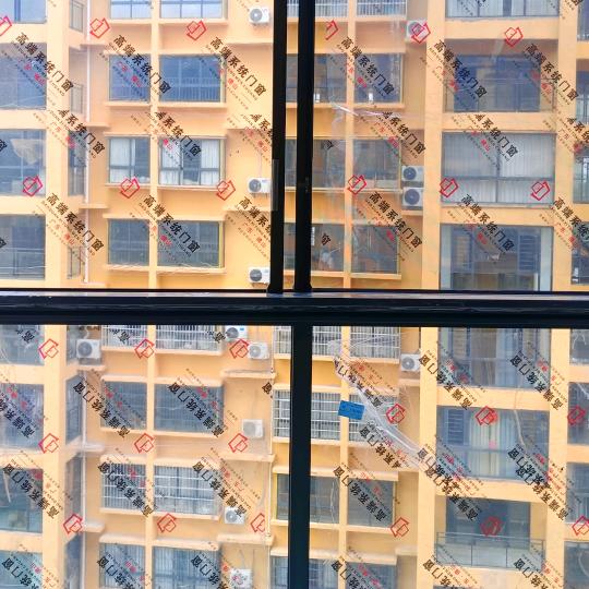 越达安装吊装门窗