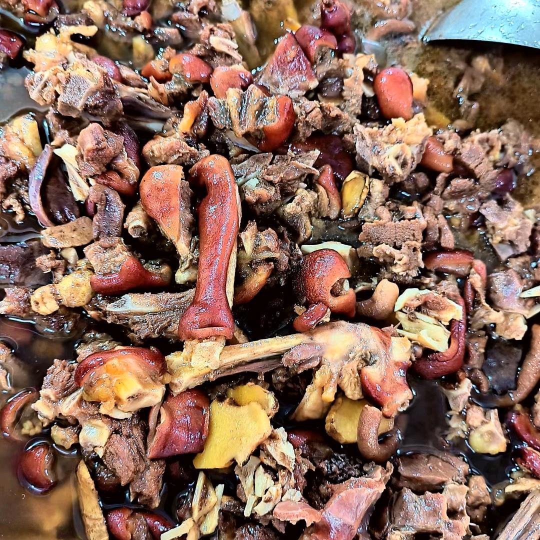 南宁健记特色脆皮香肉风味馆陈健