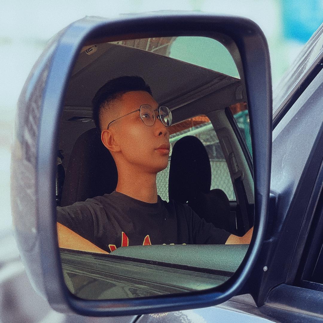 阿源在车里@抖音