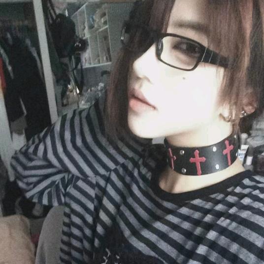 性缘脑不许评论。头像