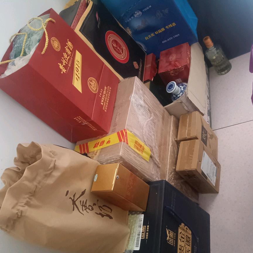 人生不过二两酒🍶一两心酸一两愁👀