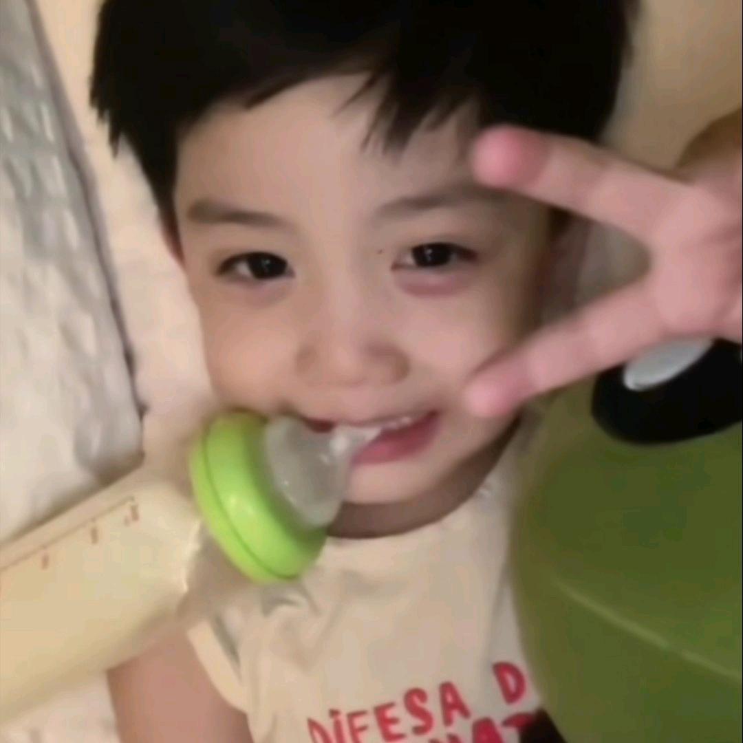 黑羽不吃鱼（见过river！）