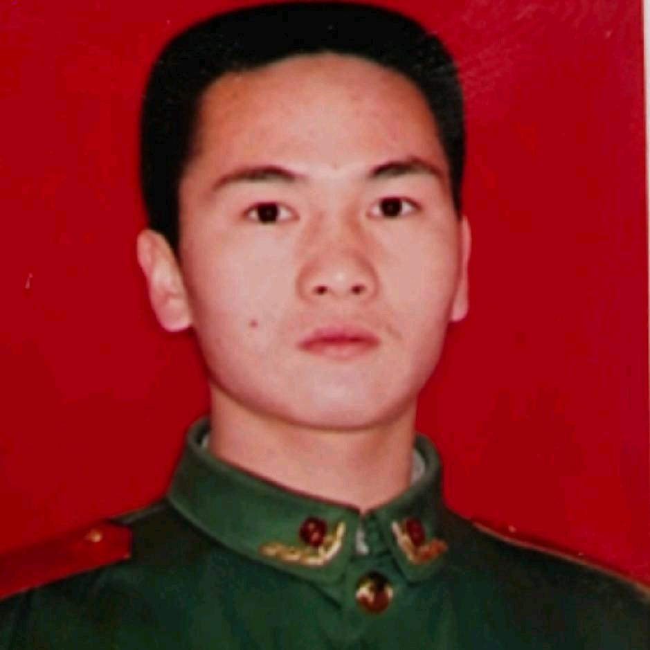 @ 退役軍人の周霊貴
