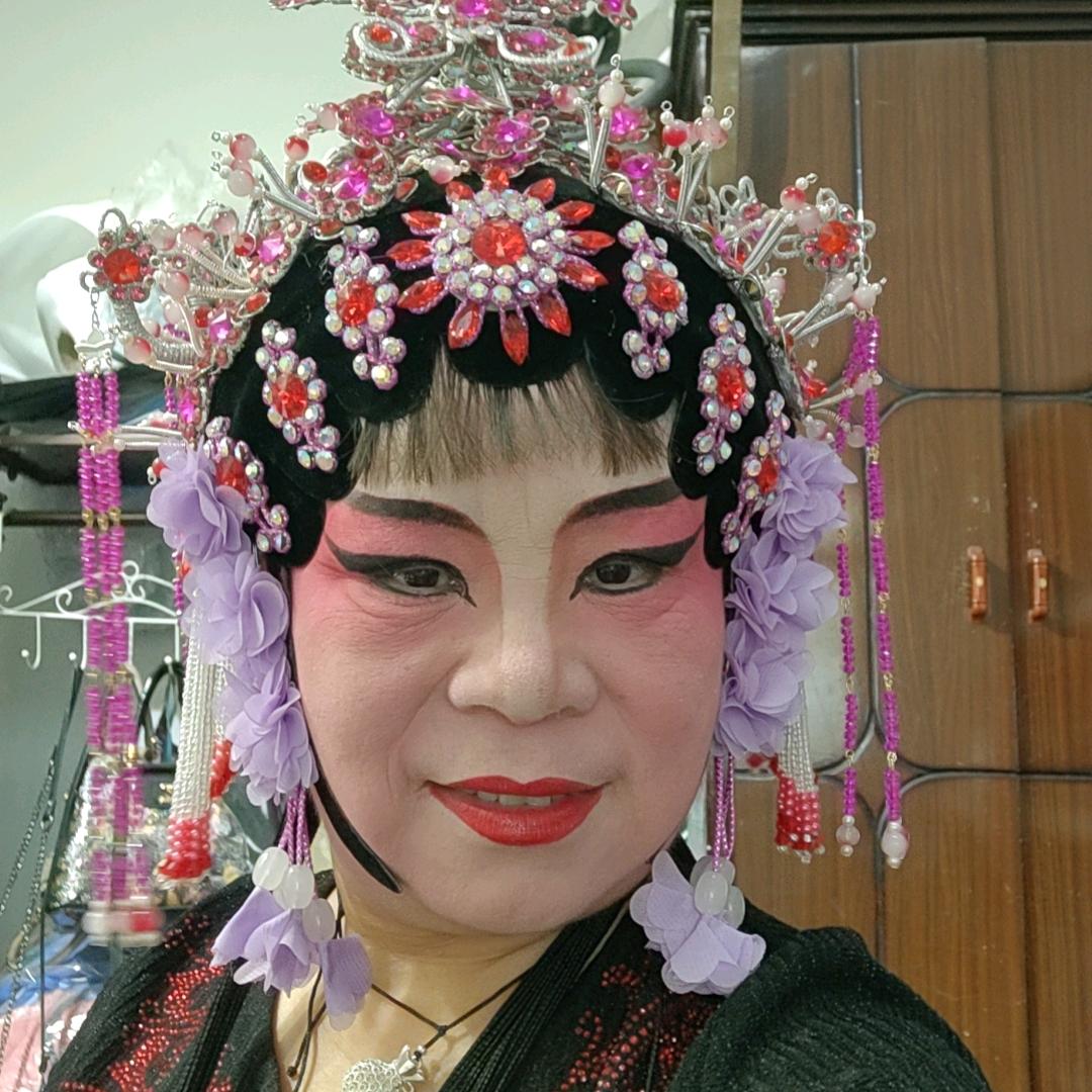 桃花朵朵