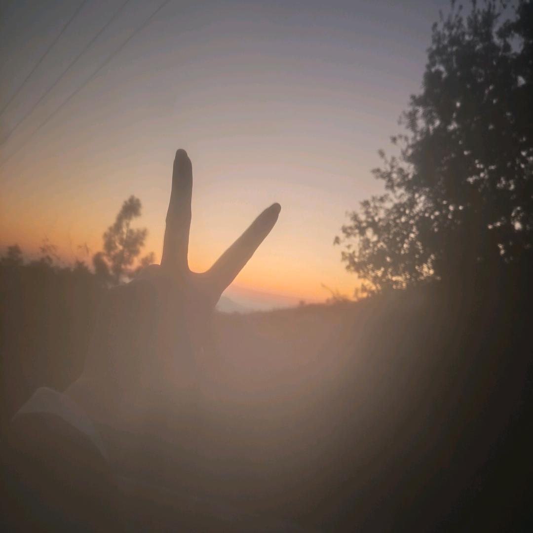 ～
