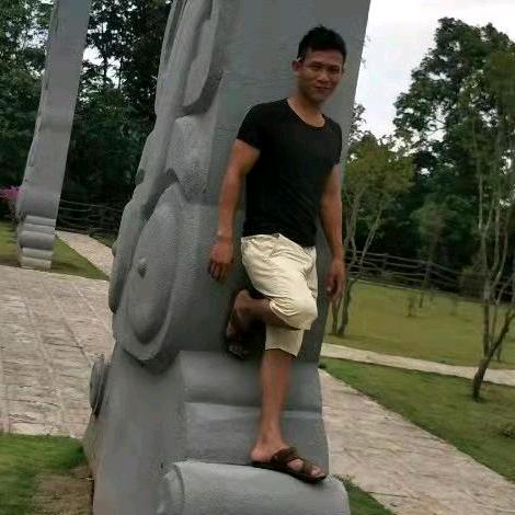 景颇男孩
