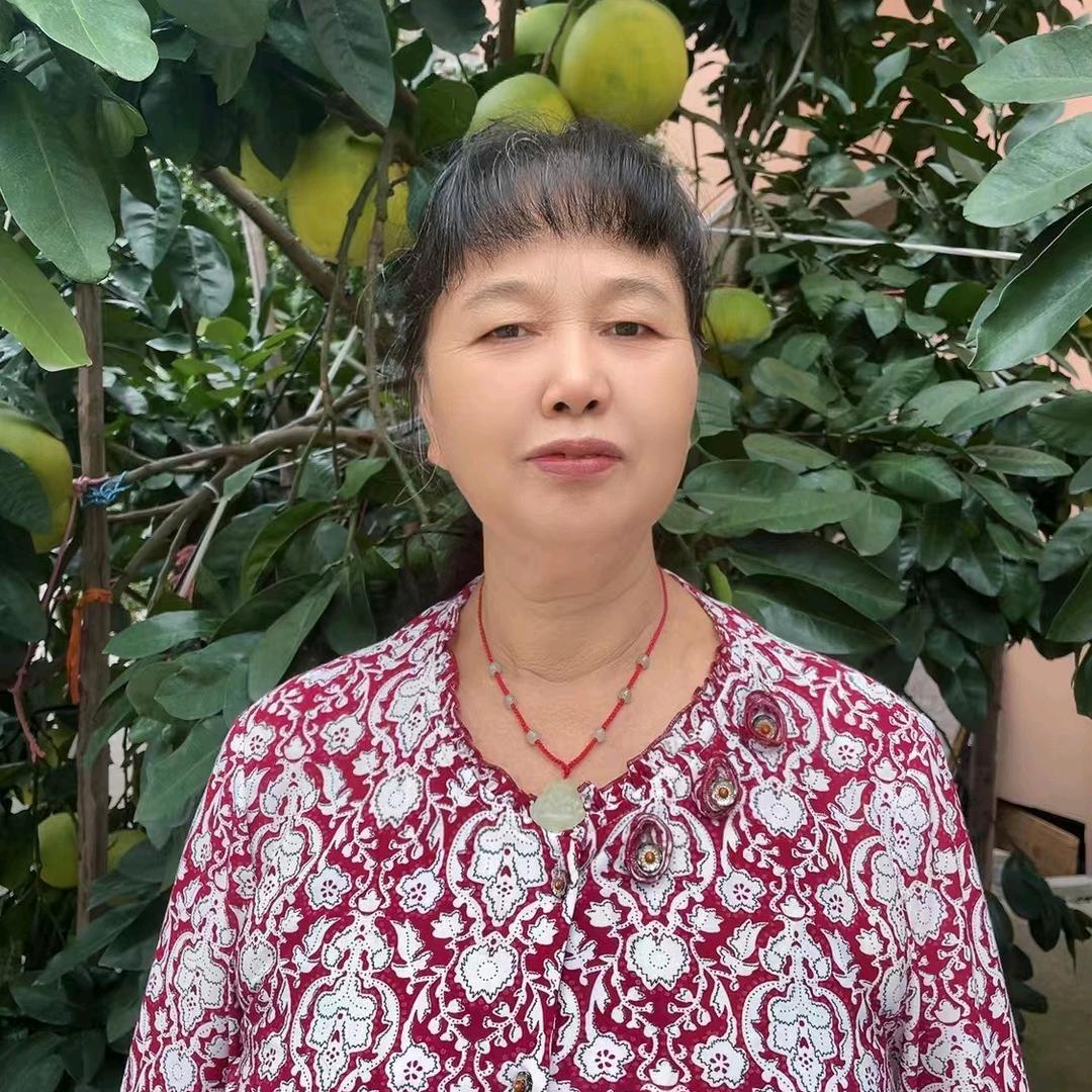 芳姐姐（中午1点1O分开播）