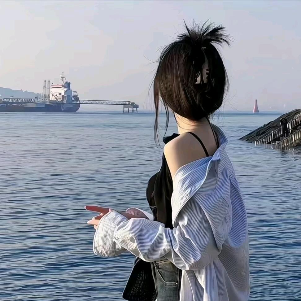 @设计师•˶ɞ˶• 张小乖✌︎' ֊'