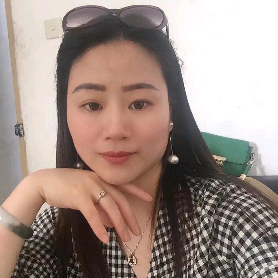 单亲妈妈在摆摊