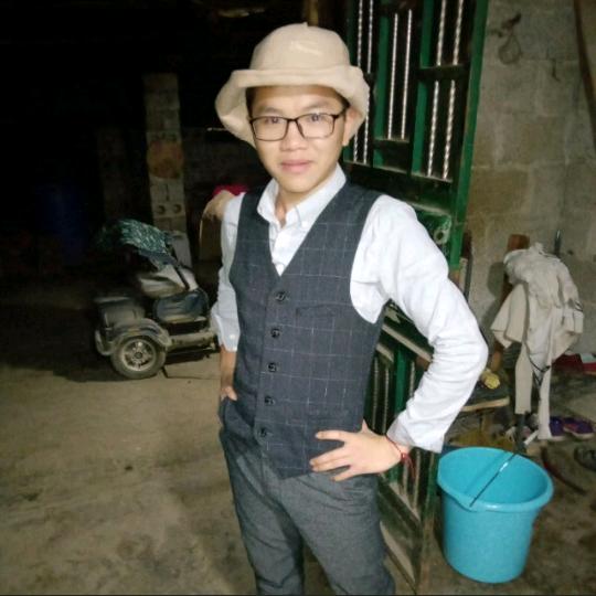 新人何必问过往