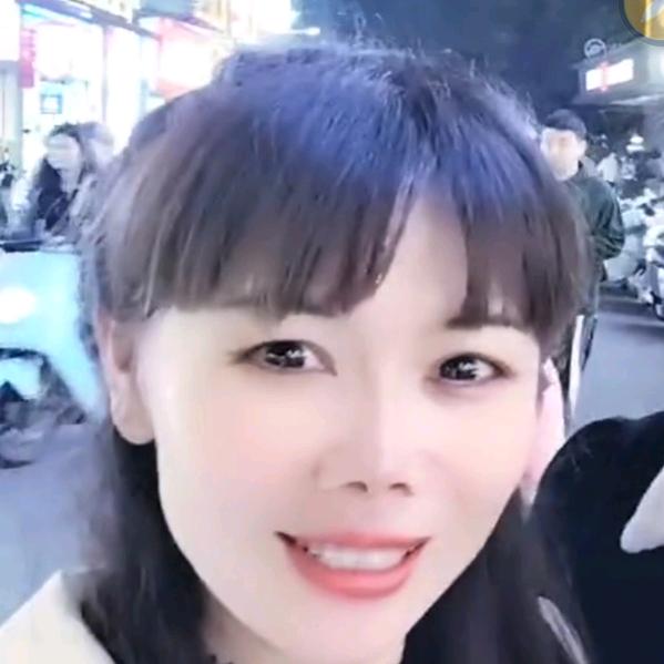 业余，爱运动，跳舞，拒绝私聊