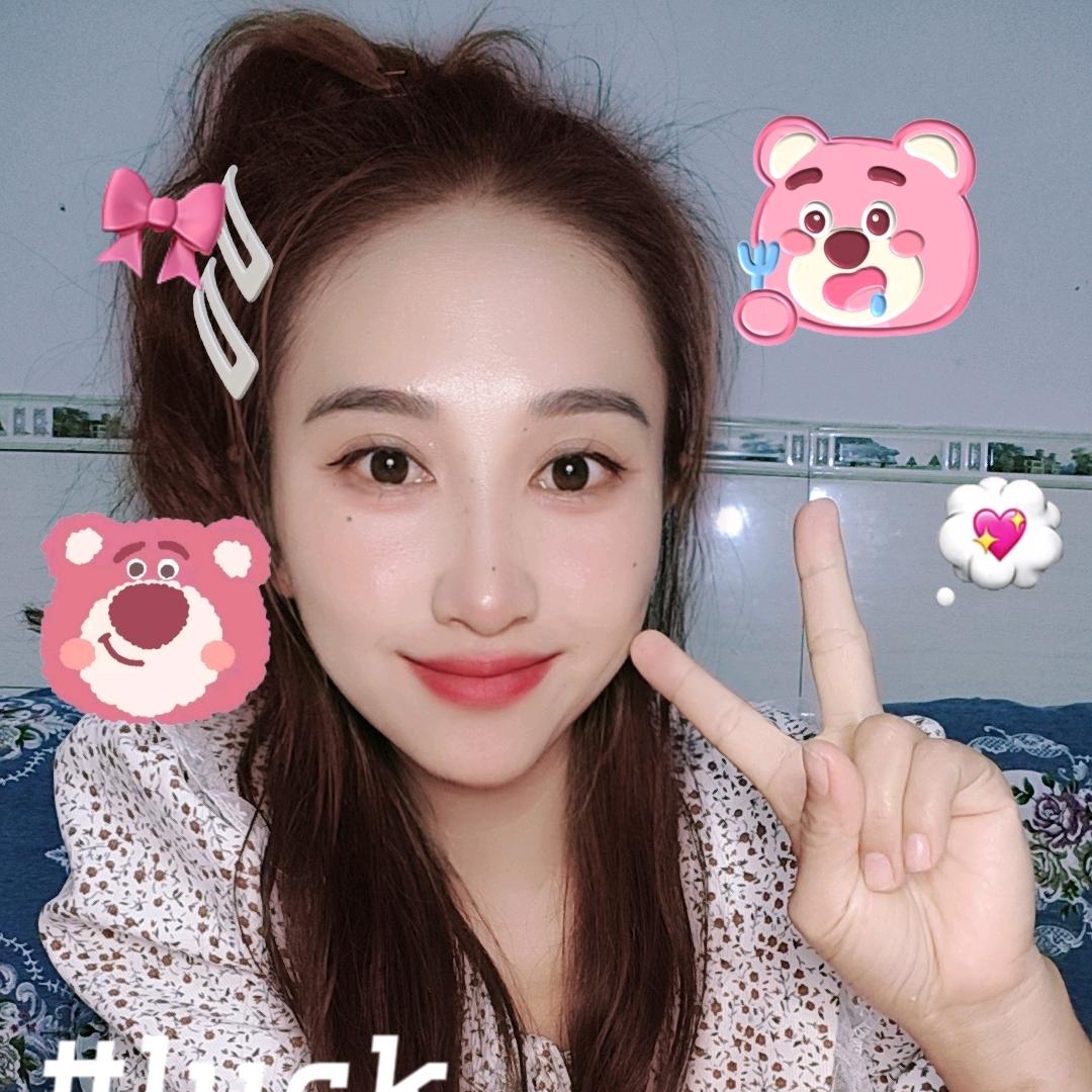 小何睡不够~