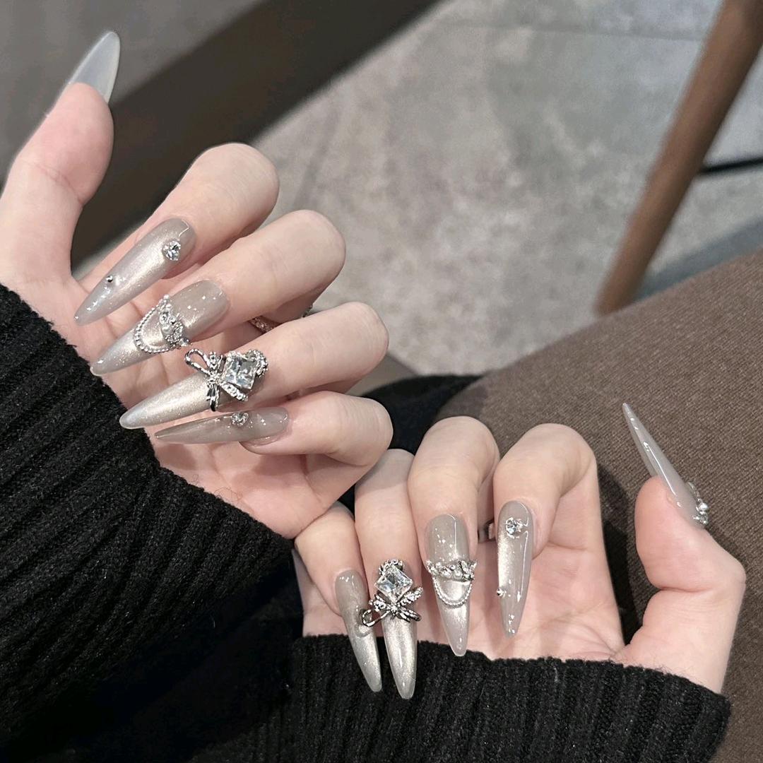 亿佰万GIRL穿戴甲